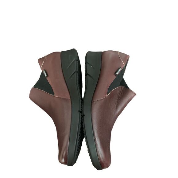 Mephisto Air Jet Burgundy Wedge
Booties size71/2 - Picture 3 of 10